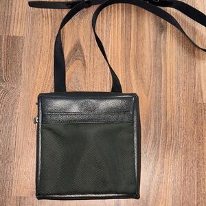 Louis Vuitton Taiga Sayan Messenger Bag
